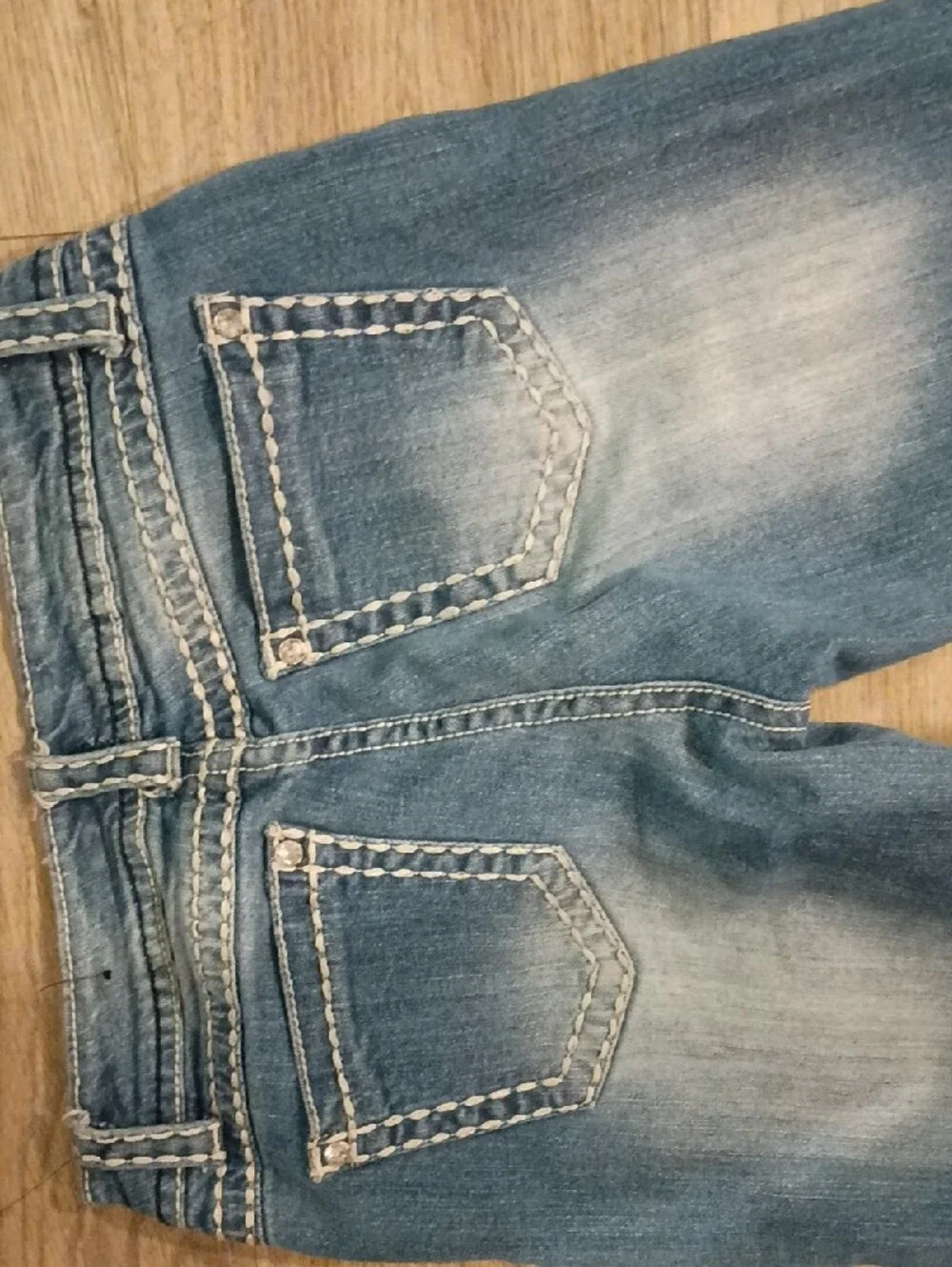 SILVER Jeans Women’s Faded Blue Flare Jean